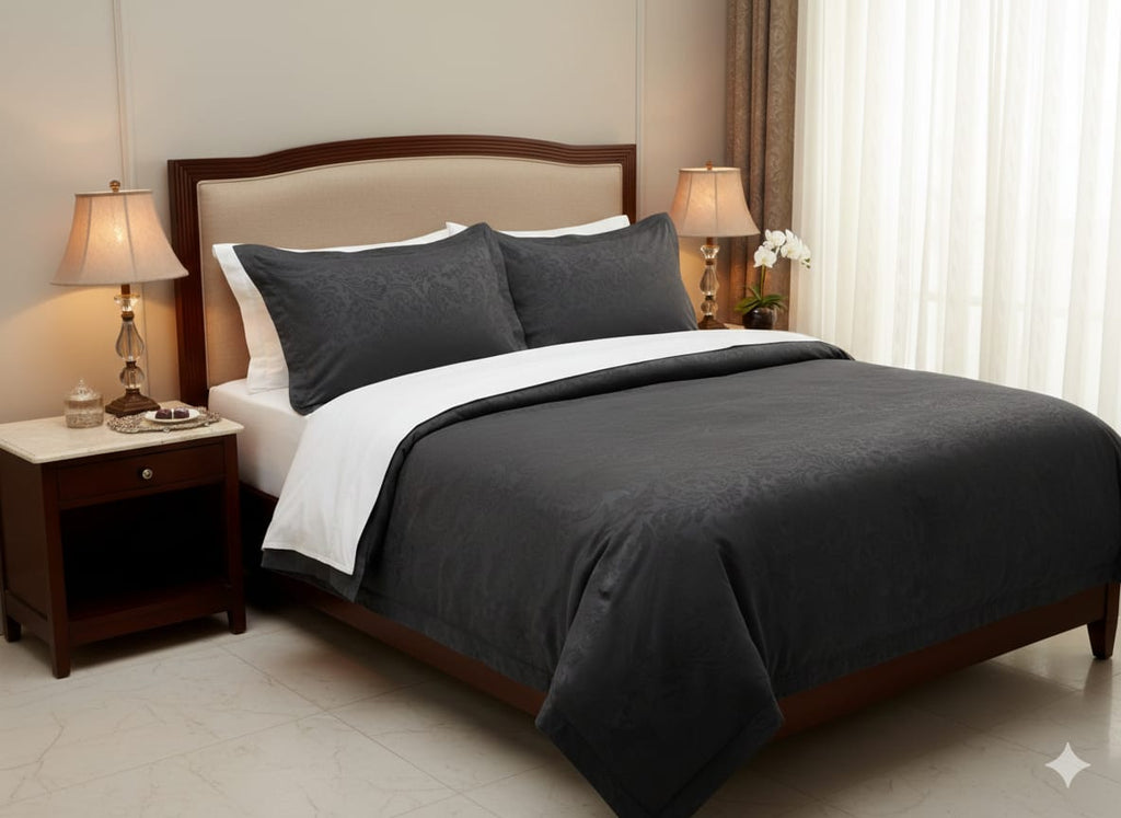 Luxury Duvet Cover Set with Matching Pillow Covers – Soft & Stylish