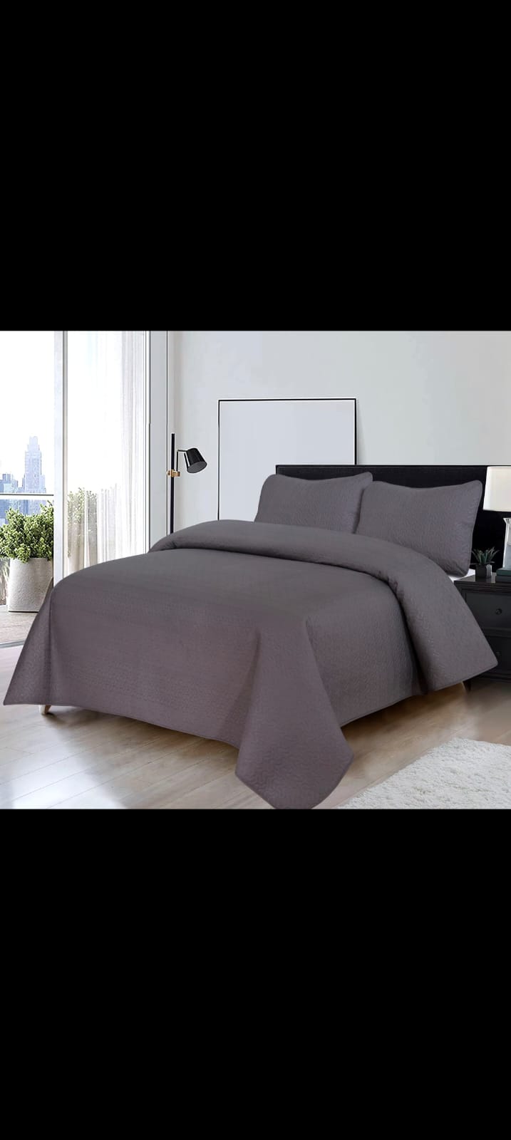 Premium Bedspread Focal Set with Matching Cushions – Stylish & Comfortable