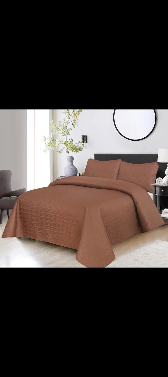 Premium Bedspread Focal Set with Matching Cushions – Stylish & Comfortable